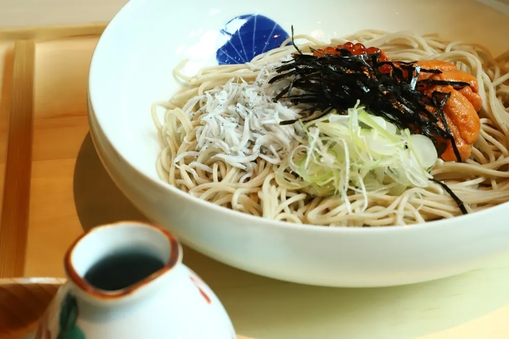 【有片】日本蕎麥品牌「菜な」首度來台　享受高樓景觀餐廳不用花大錢　