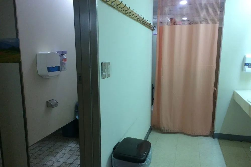 【來，您來睡看看】要夜班女護理師睡更衣室　工會轟台大拿病人安全開玩笑