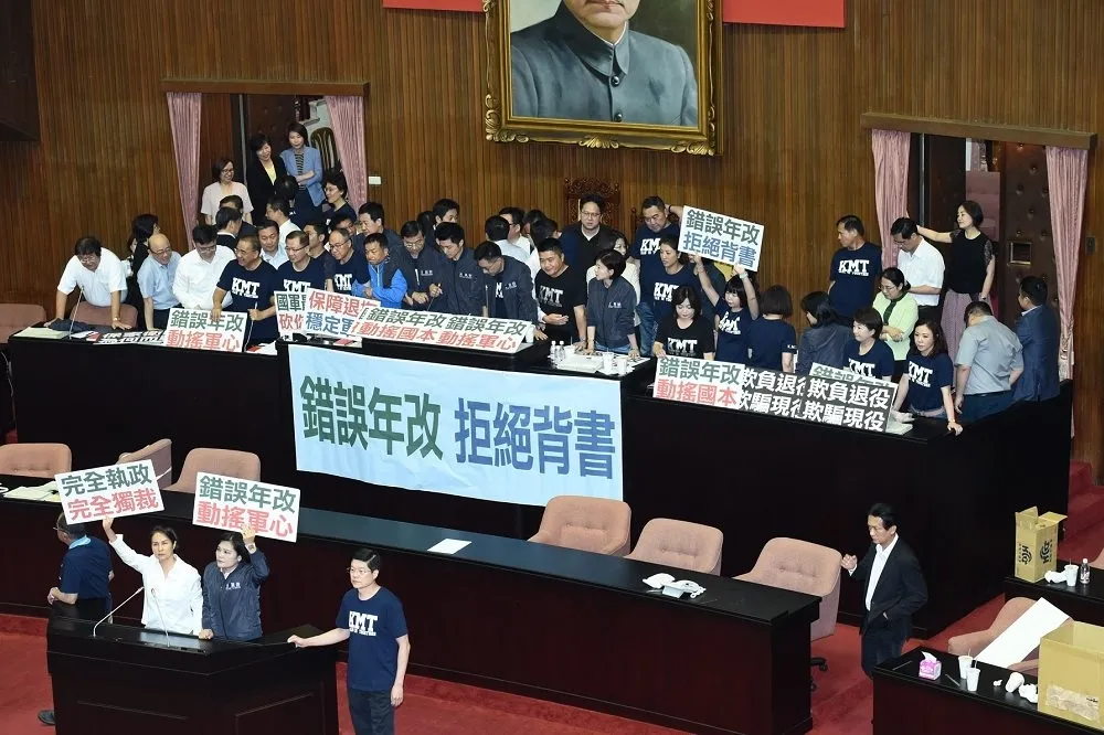 【內幕】藍營臨時拍板占主席台　退軍團體大讚：國民黨幹得好！