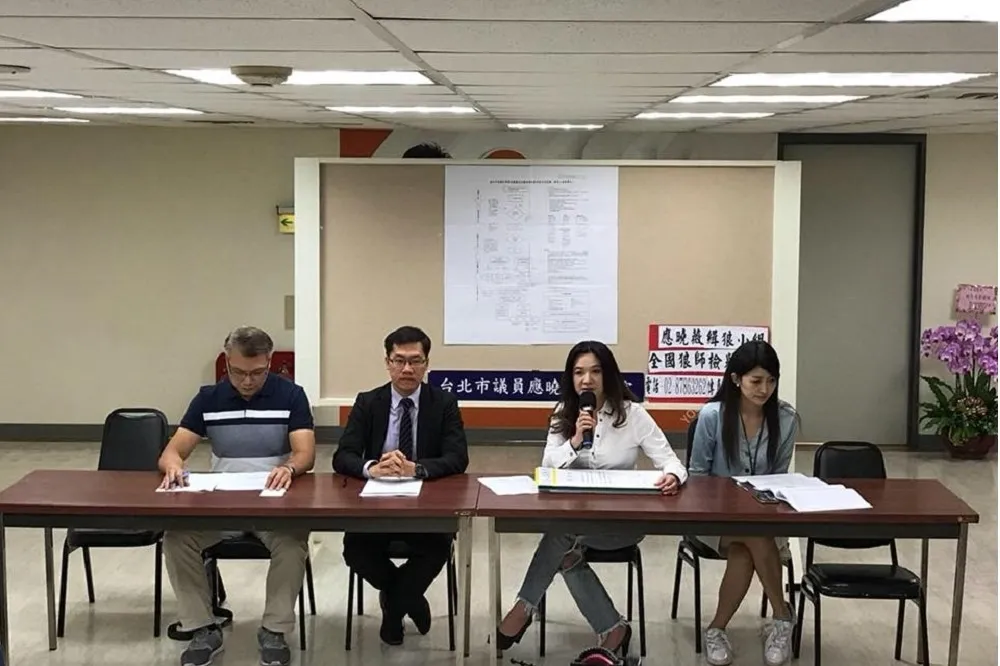 新北市國小藏狼師　伸手進內衣摸胸8女童受害　