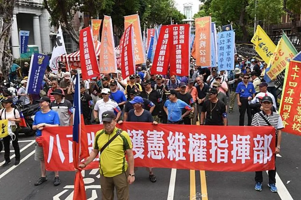 不滿名嘴指月退俸拿7萬　退休軍公教警擬全台串連告她「誹謗」