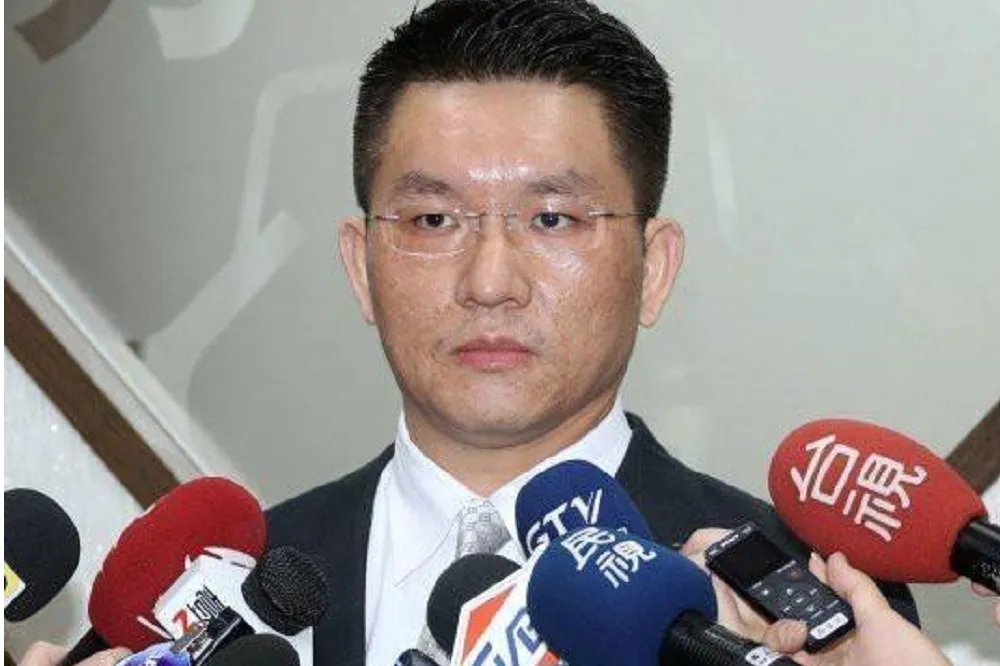 【了不起，免選了】童仲彥凌晨酒駕自撞　酒測值0.52依公共危險罪送辦