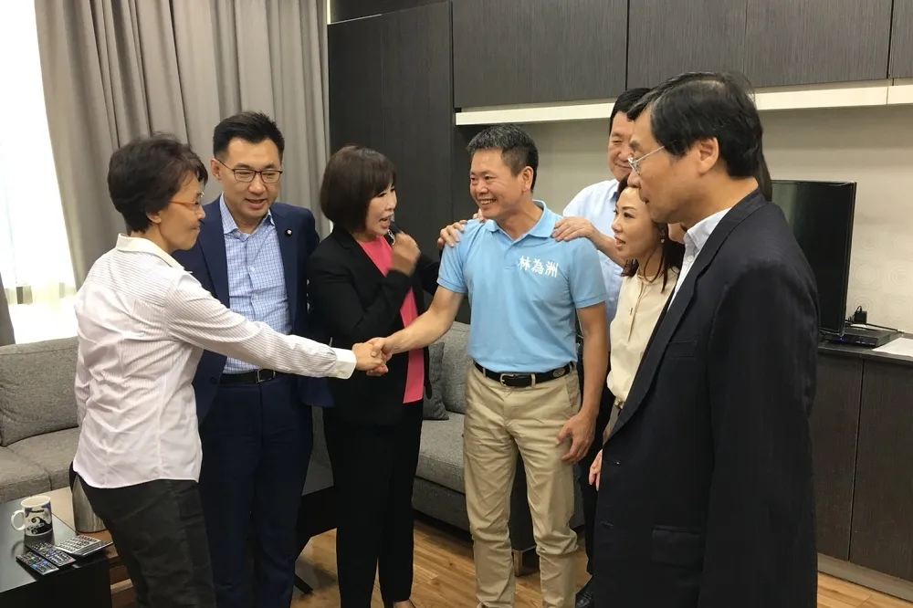 【林為洲哭吧】藍委們送暖打氣　盼黨中央耐心處理竹縣提名