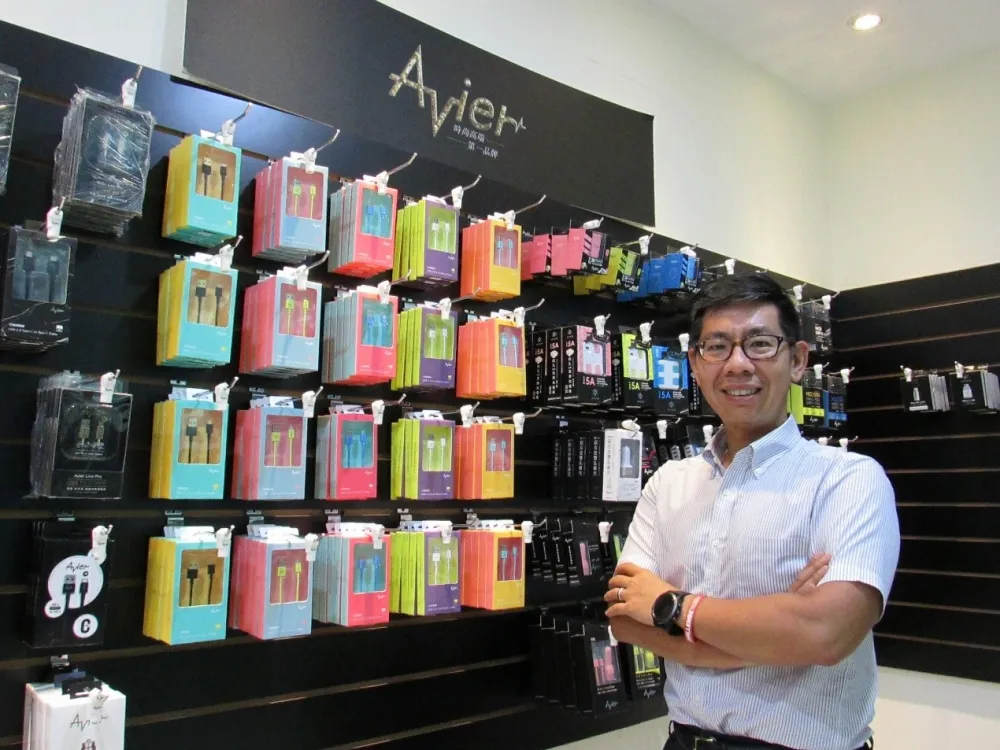 大玩繽紛色彩  Avier總經理葉秉峯立志打造3C周邊品牌NO1