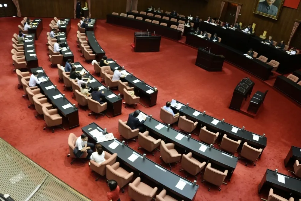 一個「民主正當性」各自表述──以德國法官選任制度為借鏡