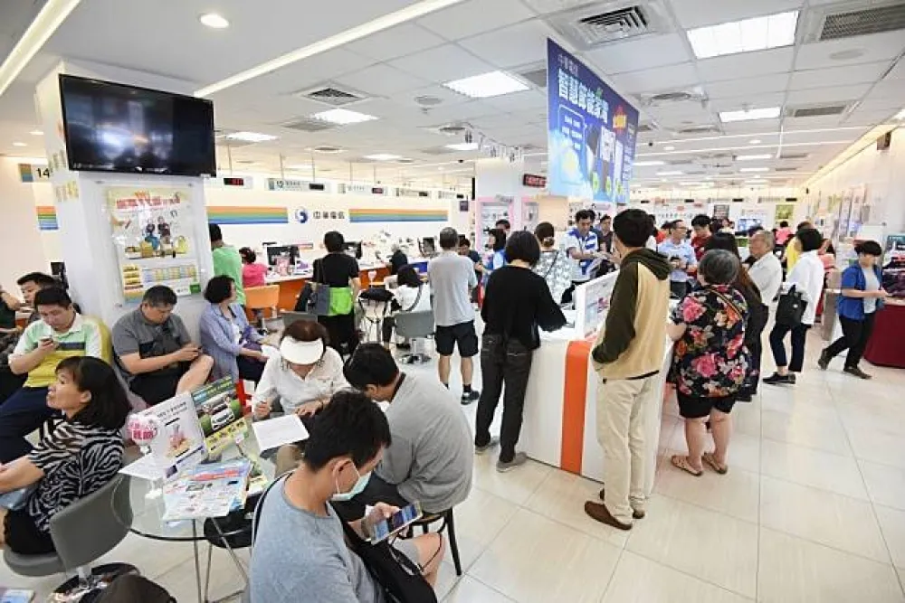 門市員工工時超過12小時　北市勞動局重罰中華電信、宏華國際各100萬元