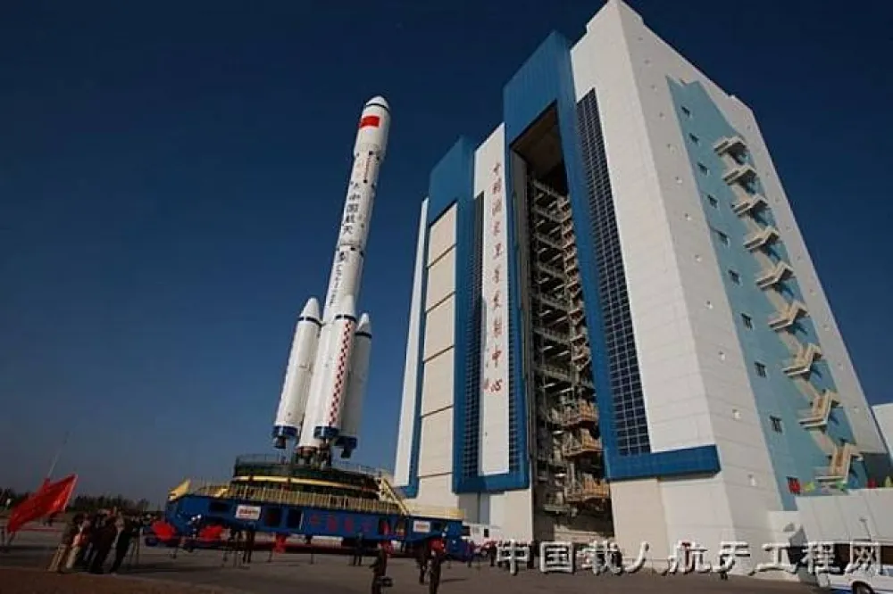 中國太空站「天宮一號」預計3月墜回大氣層　應該不會打中人