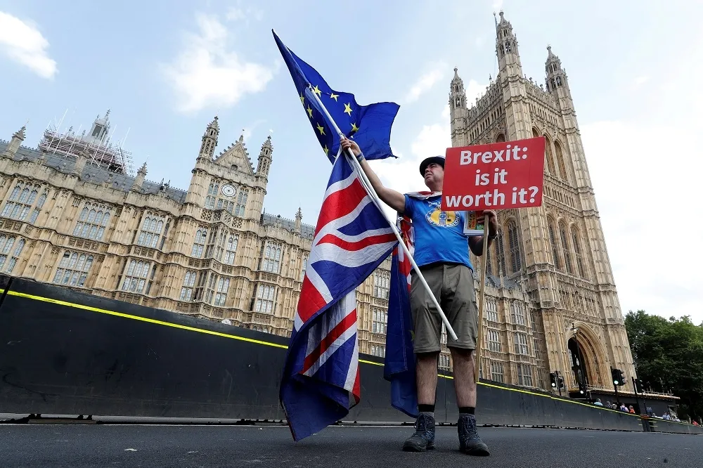 英國若無協議脫歐　英鎊將重貶10％