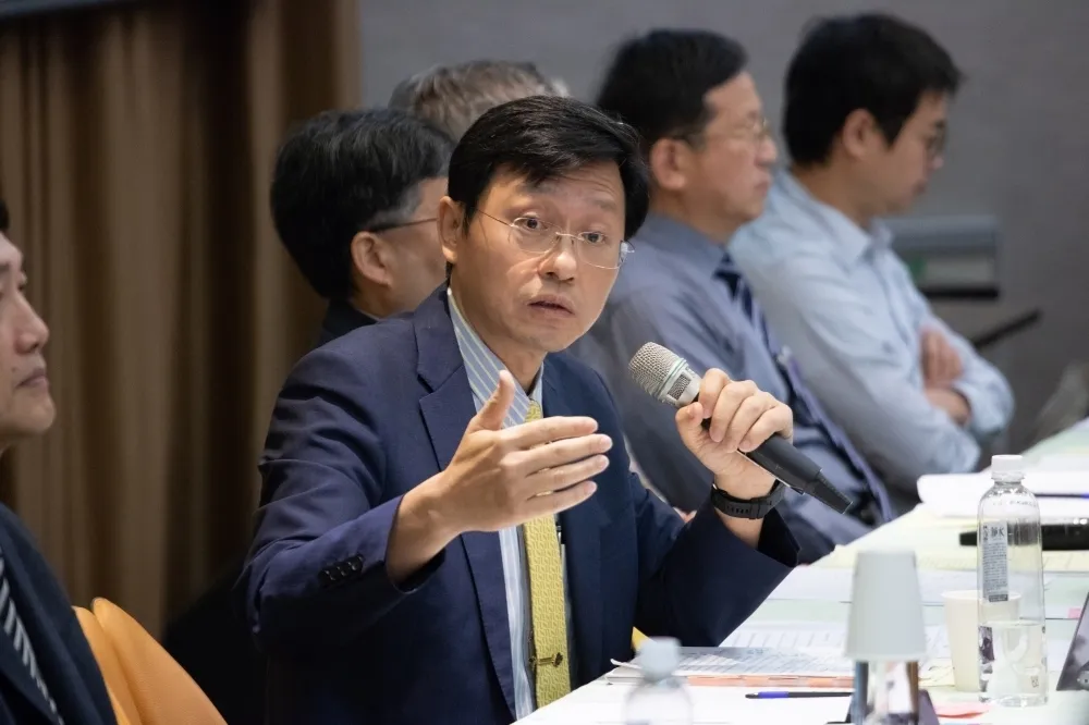 管中閔不出席台大畢典　改邀旺宏總經理盧志遠致詞