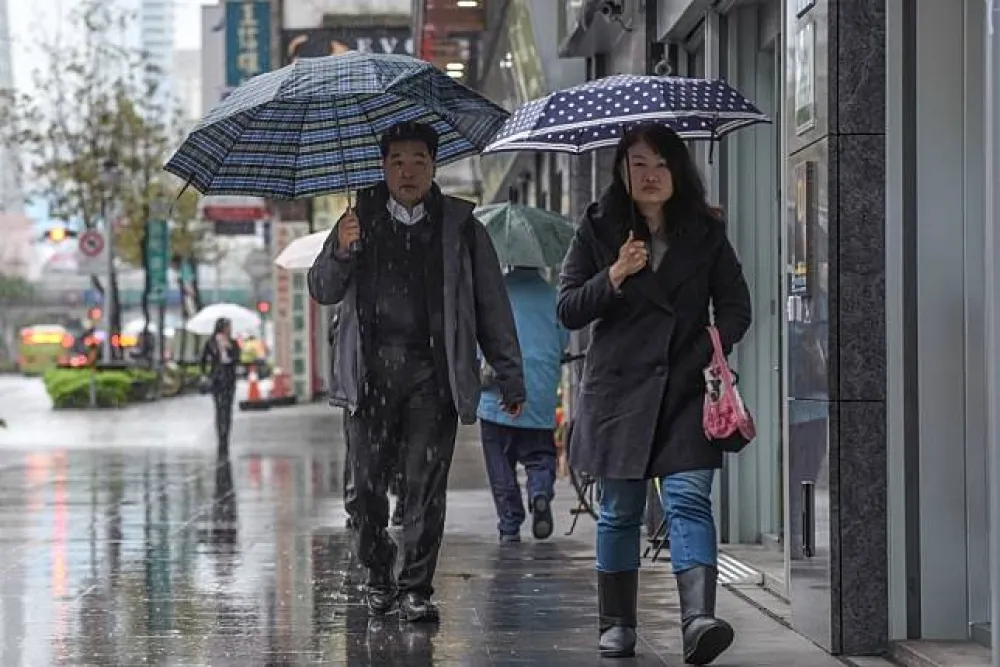 今鋒面南移　中南部防局部陣雨、雷雨