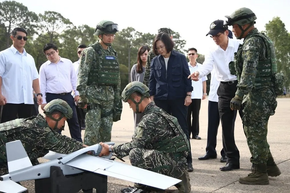 蔡英文不捨飛官殉職　現身軍演打氣「只要國軍在，台灣就一定在」