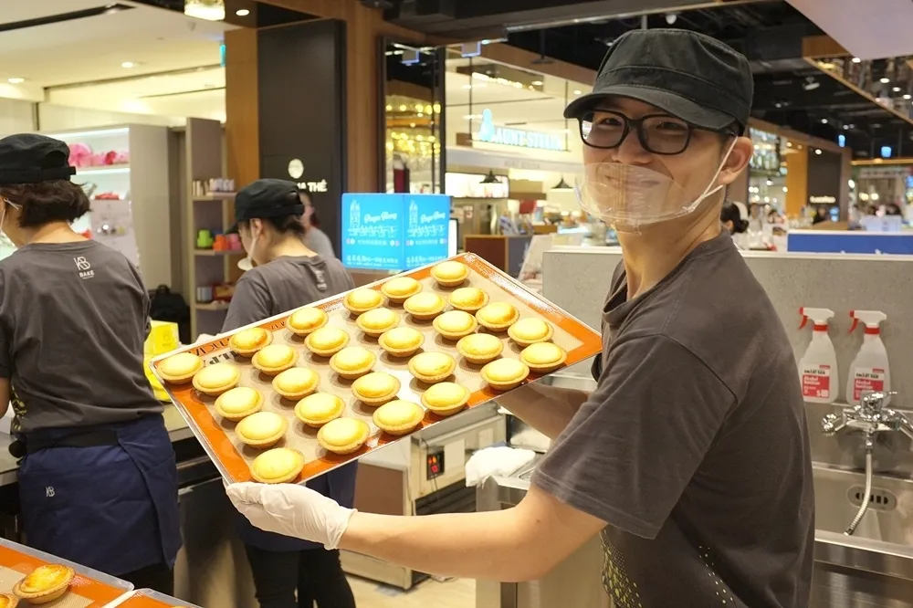 【有片】一早就排隊！狂賣3500萬個「起司塔」BAKE CHEESE TART 進軍新北