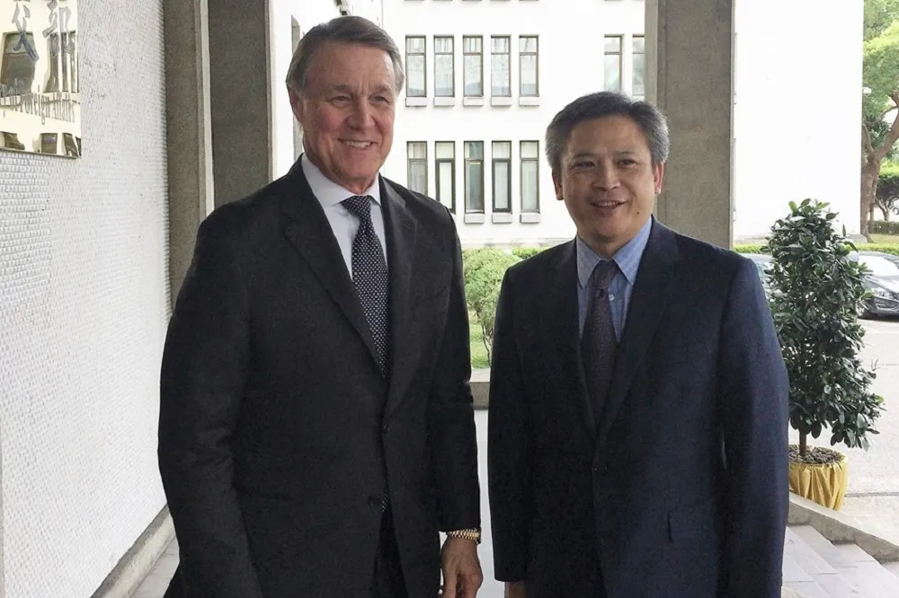 曾連署挺台參與WHA　美參議員蒲度旋風訪台