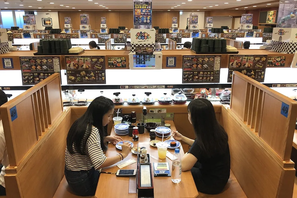 社評：京都迴轉壽司店裡的「核災」青花魚