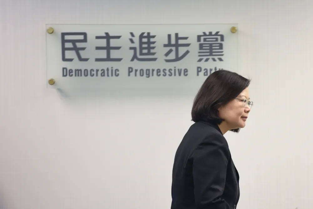 民眾認定《空污法》是在消滅老車　立委向總統抱怨：會影響選情