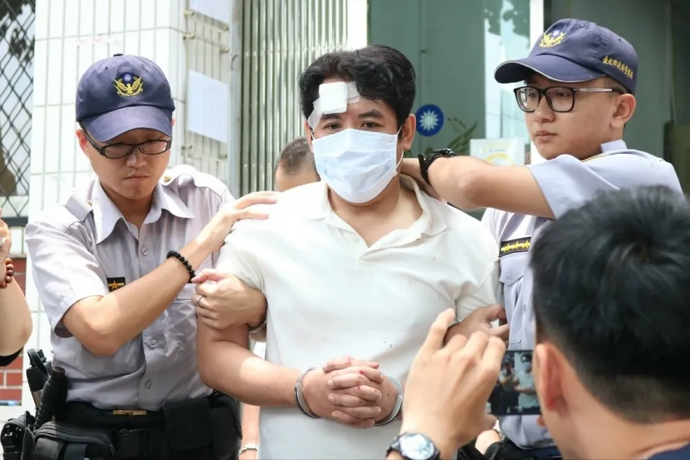 偷二戰軍刀砍殺憲兵凶嫌呂軍億　二審改判6年8月