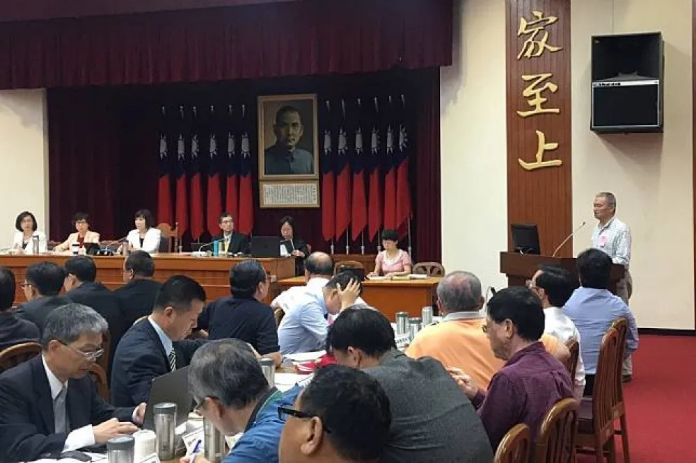 【一個失明老營長的心聲】家有98歲中風老母　他盼軍改多替弱勢想