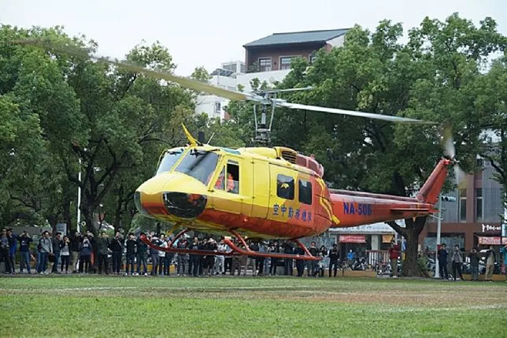 【黑鷹失聯】母校震驚　機工長曾隨退役直升機回成大　