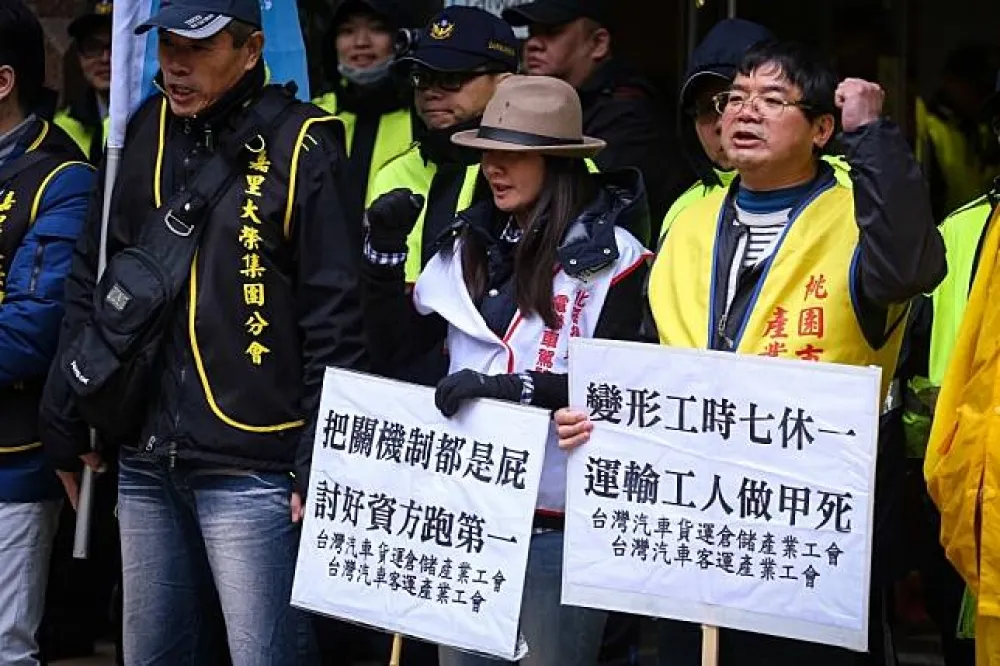 反對連上12天班　 貨運、客運業工會齊聲抗議