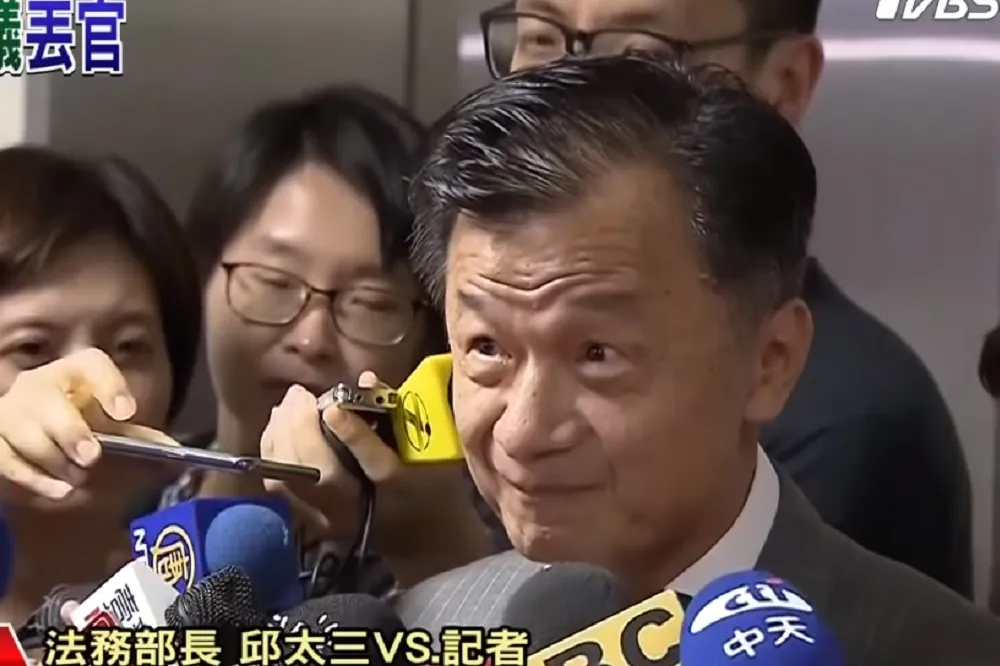 法務部長轉移議題的功力