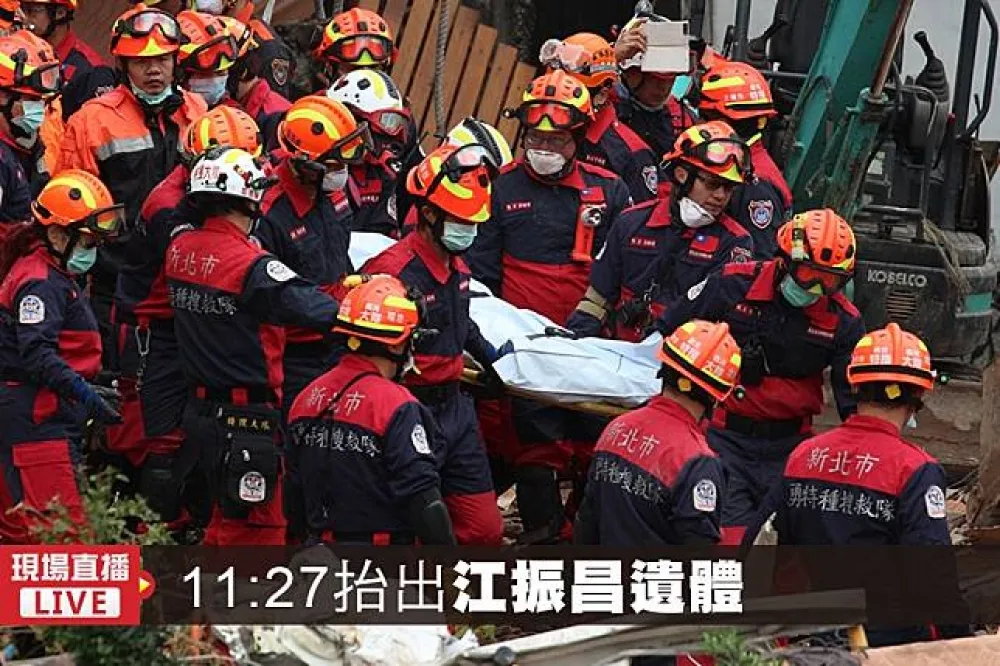 【搜救雲翠直播】11:27抬出江振昌遺體