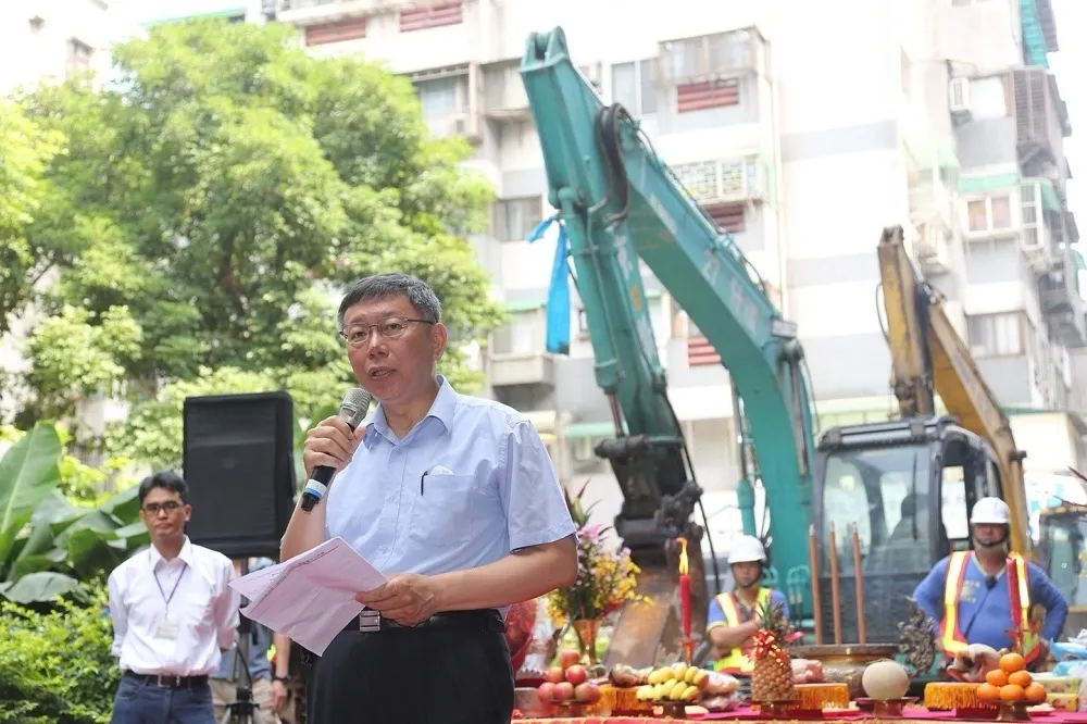 什麼是政府要做的事？　柯P分享中風患者在小房間繞了15年的故事