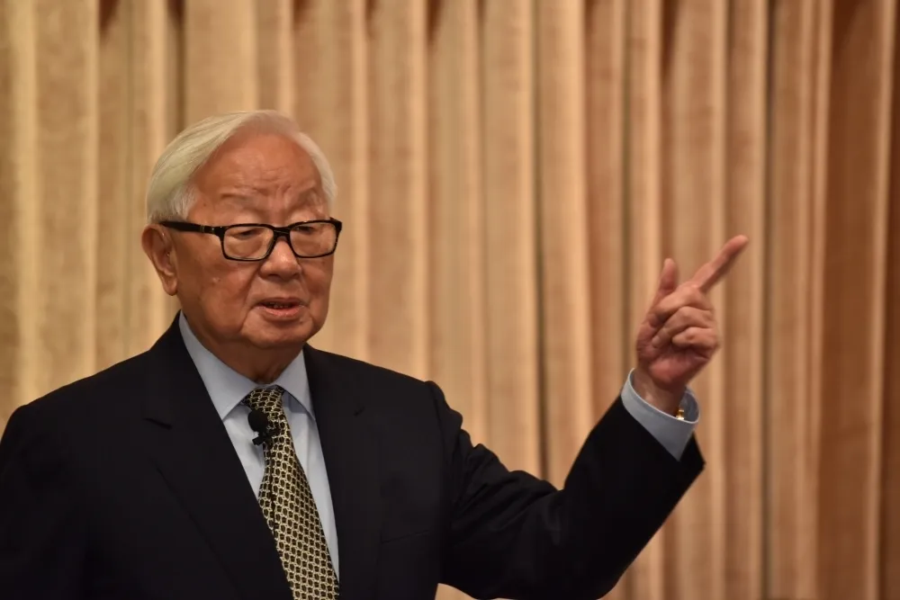 美中貿易戰恐殃及蘋果供應鏈　張忠謀：這是我從未面臨的挑戰