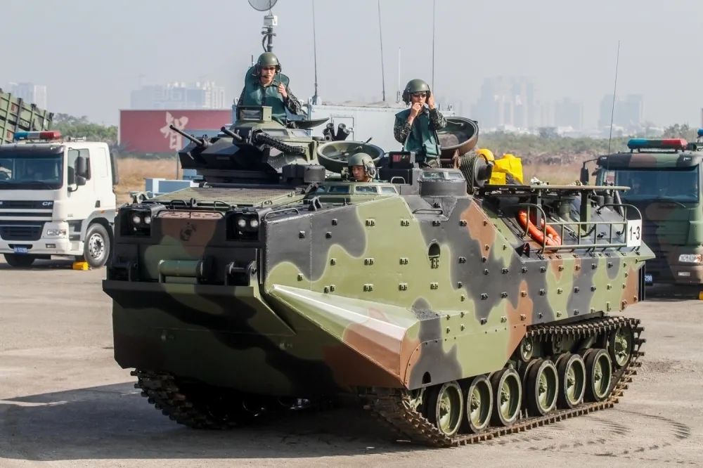 【國軍意外又一件】上兵收納袋捲入戰車履帶拉扯受傷　幸無大礙