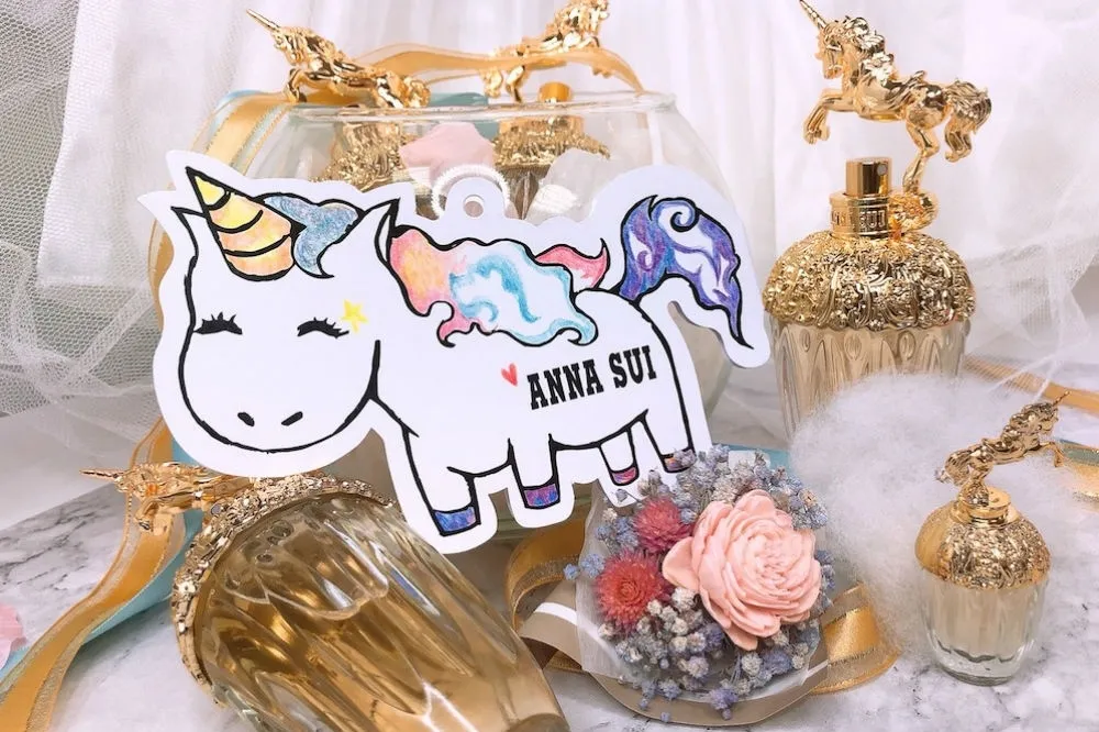 【有片】快帶媽媽來搭乘最萌美的 Anna Sui 童話獨角獸遊樂園！