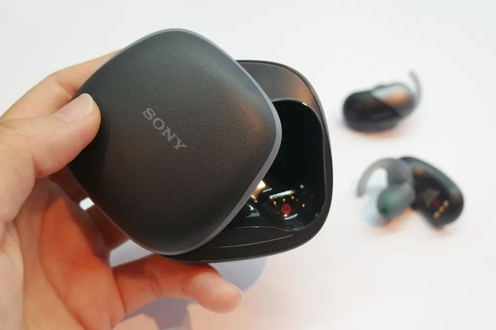 【新品直擊】Sony 真無線降噪耳機WF-SP700N　弧形固定器增加配戴舒適性