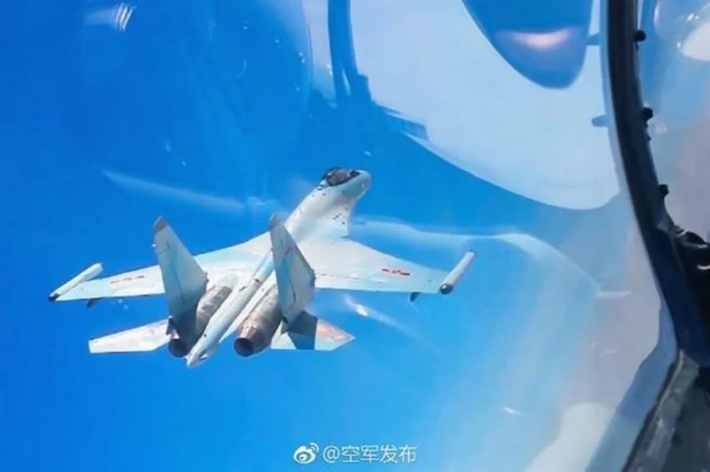 【影片曝光】解放軍最先進戰機蘇愷35　首度出海繞台　