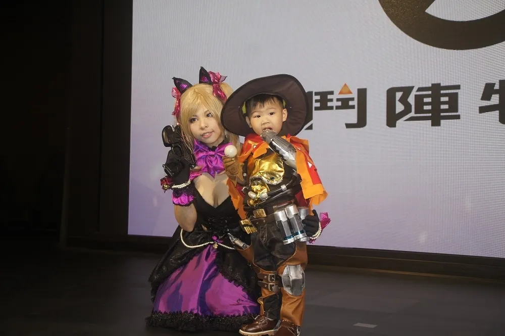 【鬥陣特攻】母子化身黑貓造型 D.Va 和麥卡利　全家一起歡慶母親節