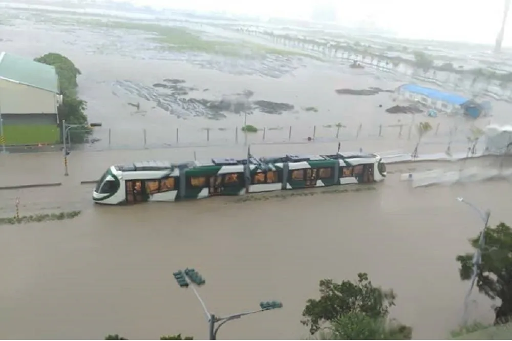 【神還原】輕軌變身水上列車　《神隱少女》場景就在高雄　