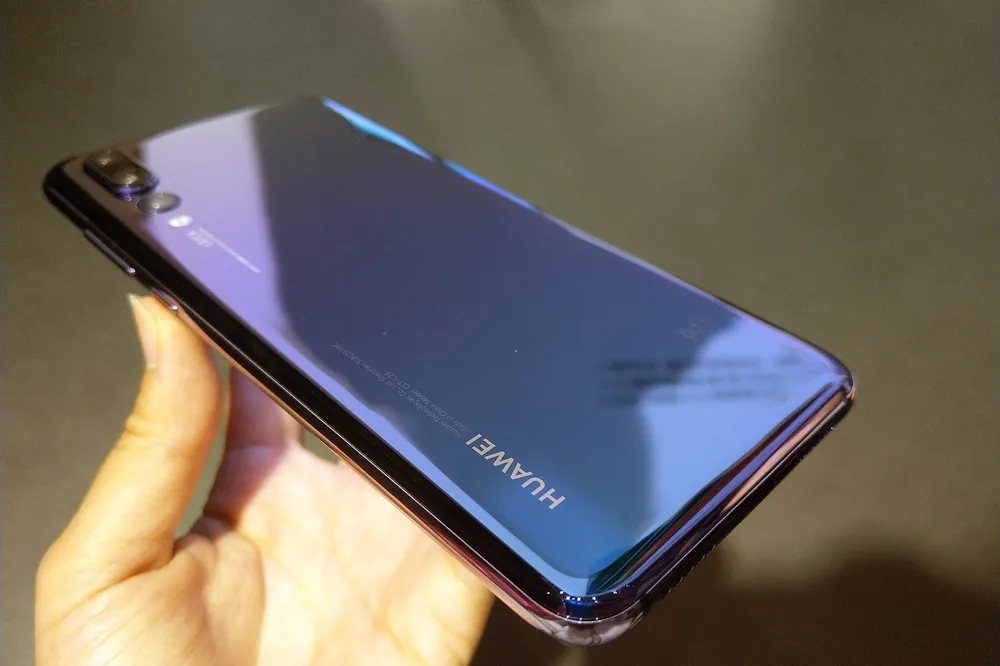【新品直擊】攝影功能好評不斷！HUAWEI推徠卡三鏡頭、極光漸層色　