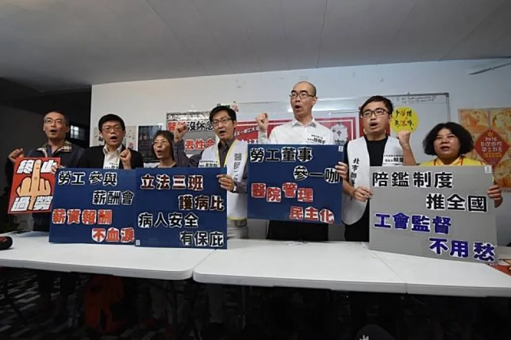 【終止過勞】51勞動節醫護人員上街　籲醫院管理民主化改善護病比　