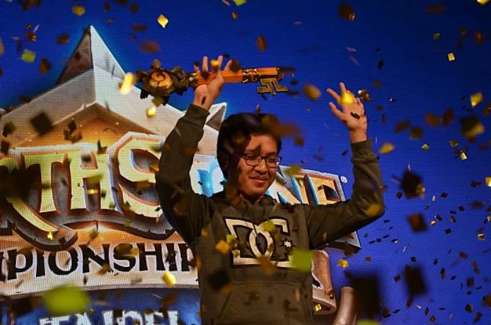 【爐石戰記】HCT 台北站：兩位菲律賓選手在決賽碰頭　switch 奪得 HCT 台北站冠軍