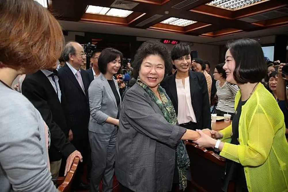 為軍人年改而來　陳菊盼綠委支持政院版本