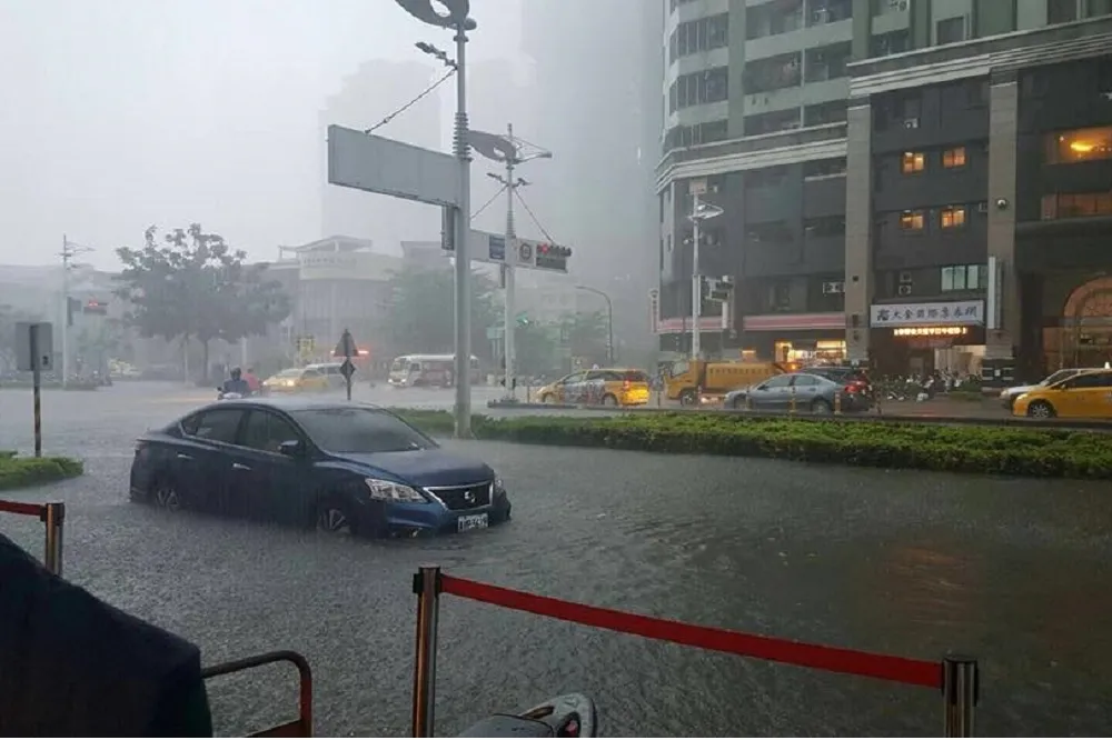 單信瑜：雨量破表　講幹話無益治水