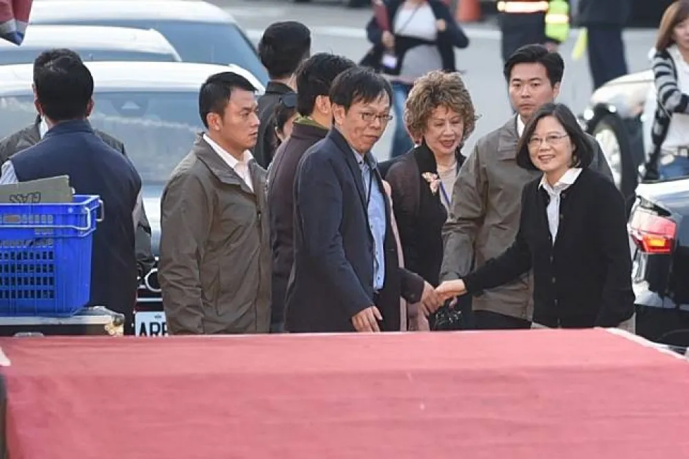  為黃煌雄互槓　 姚人多諷黃國昌：學運時偷會府副秘喬事情
