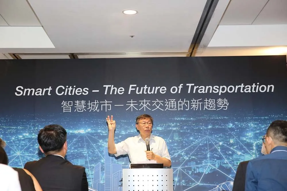 徐欣瑩不簽柯P認同卡才取消同框站台　柯文哲：可理解且仍支持她