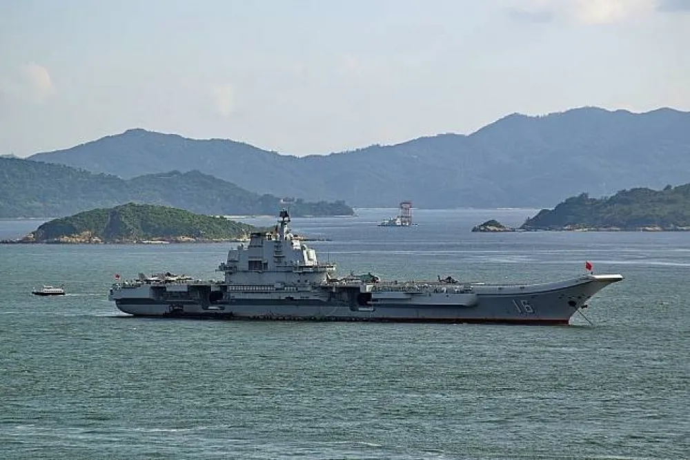 【不只中國軍機】遼寧號領6艘飛彈艦艇　通過巴士海峽