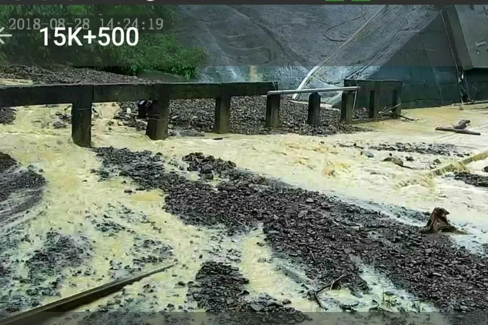 南迴鐵路發生土石流中斷行駛　枋寮站～大武站改公路接駁