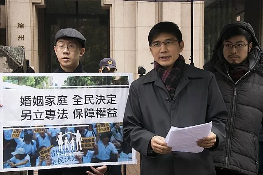用專法保障同性「共同生活權益」　幸福盟遞3549份連署書