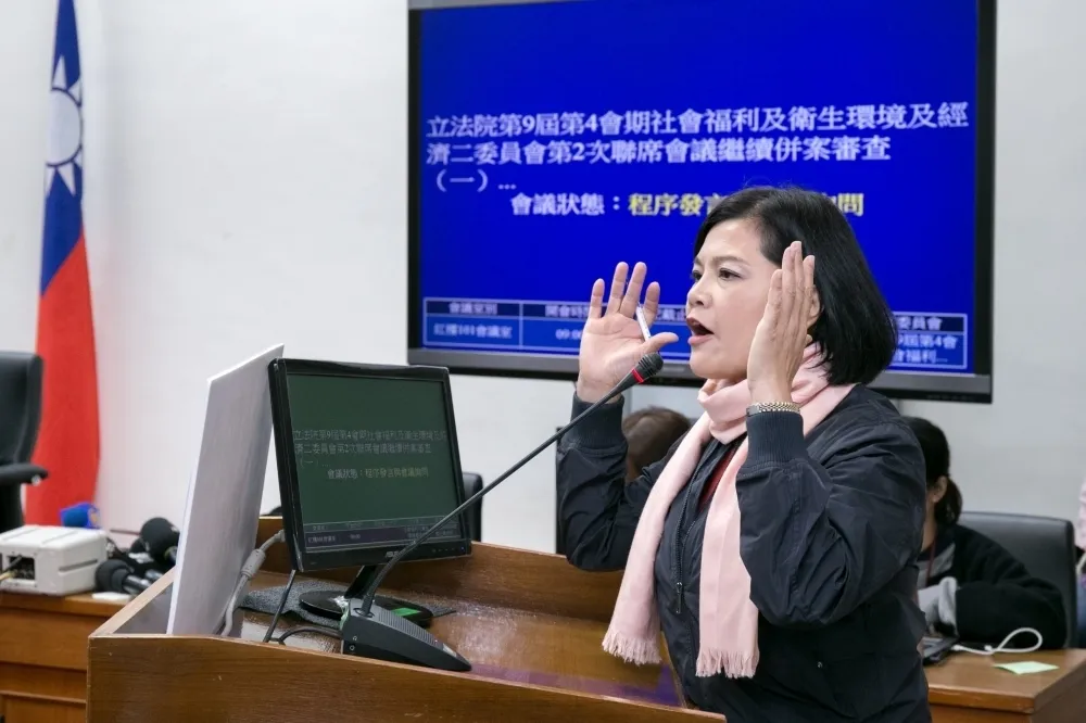 網傳16名現任官員曾待學術界　藍委要求先停職調查