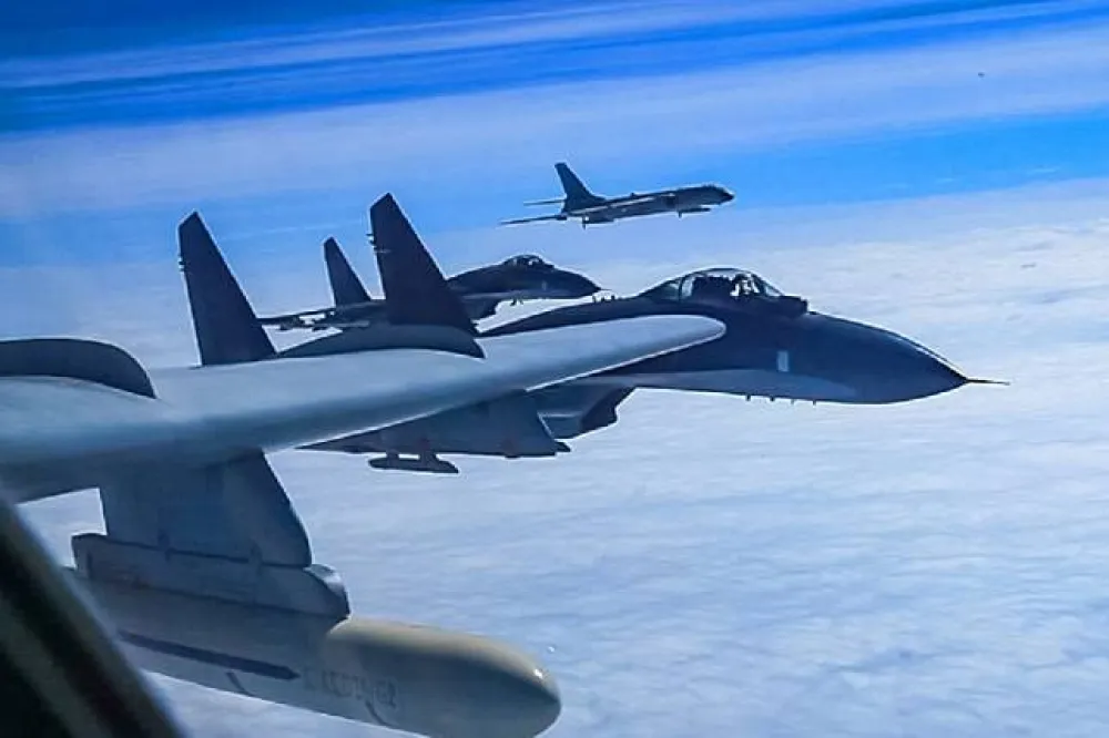 【中國軍機又來了】蘇-30、運8、轟6飛經巴士海峽　已返航