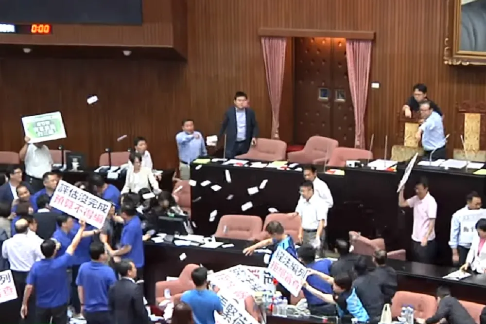 社評：前瞻預算不是這樣審的