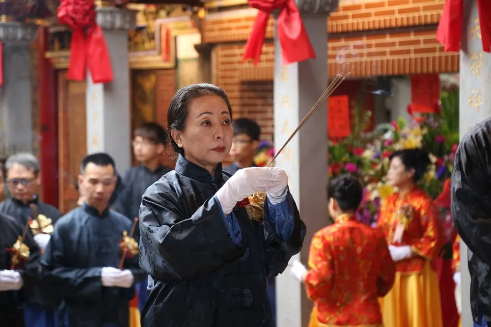 陳明文「摟肩性騷」獲不起訴　張花冠：將聲請再議