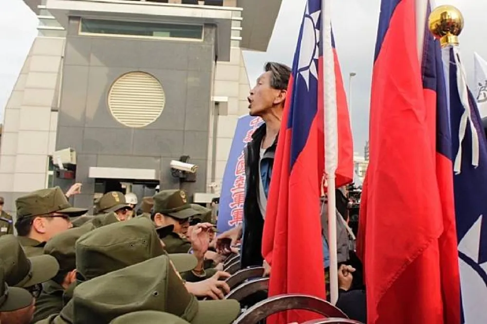【內幕】綠委搬出關鍵舊法條　軍改急轉彎不另新設天花板 