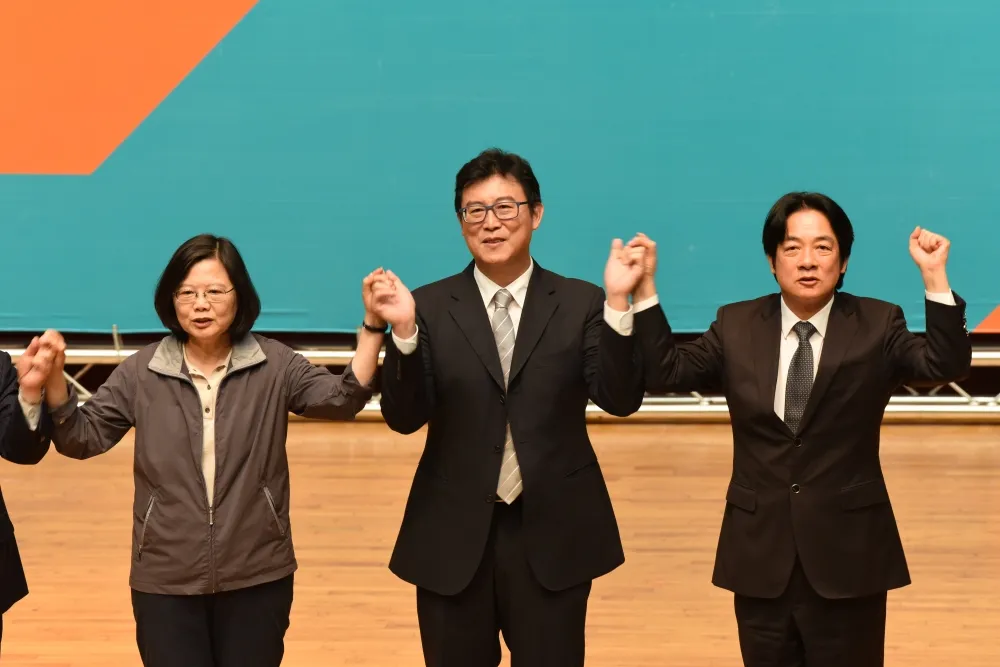 英德合體站台造勢　姚文智：除了戰死絕不投降