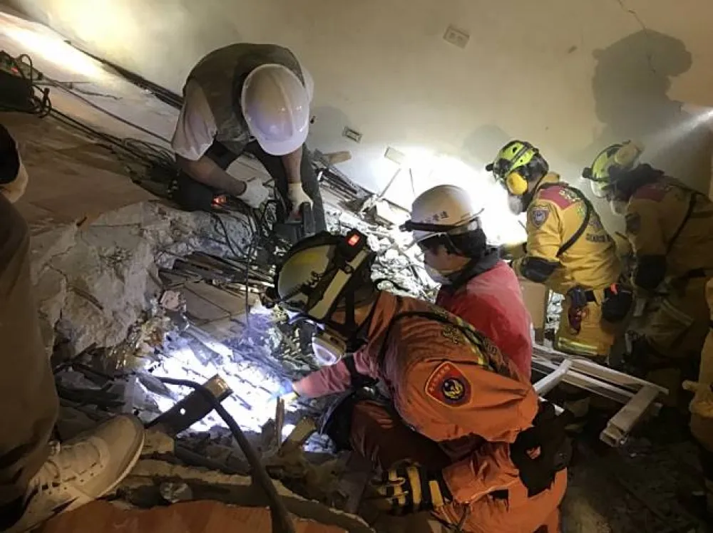 【花蓮地震第六天】傅崐萁宣布失聯2人罹難　搜救停止家屬同意大機具開挖